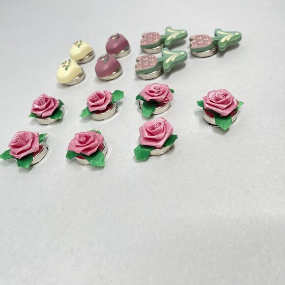 Floral Hearts Button Covers Pink Vintage 80s Faux Wood Country Charm Kitchy Cute - Picture 2 of 10